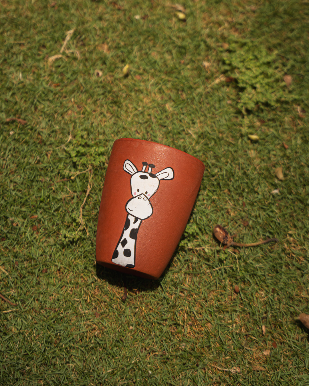 Giraffe Tales – Hand-Painted Terracotta Water Glass